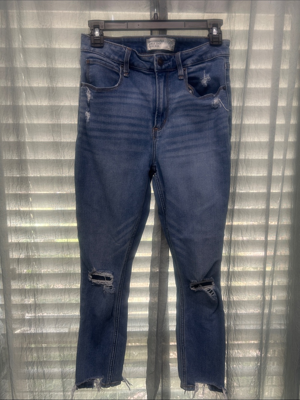 Abercrombie & Fitch Distressed Women’s Jeans
